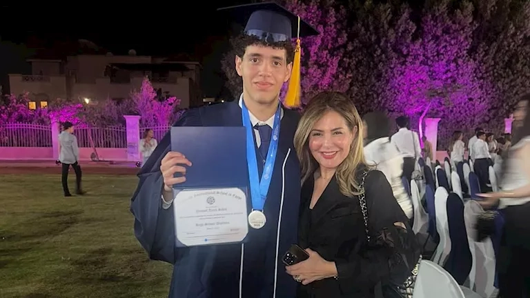 صابرين تحتفل بتخرّج نجلها من المدرسة: "آخر العنقود يوسف وعقبال الجامعة"