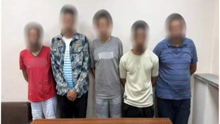 خدعة "ضباط مزيفين" تكشف نشاطًا مشبوهًا في النقد الأجنبي في الشيخ زايد