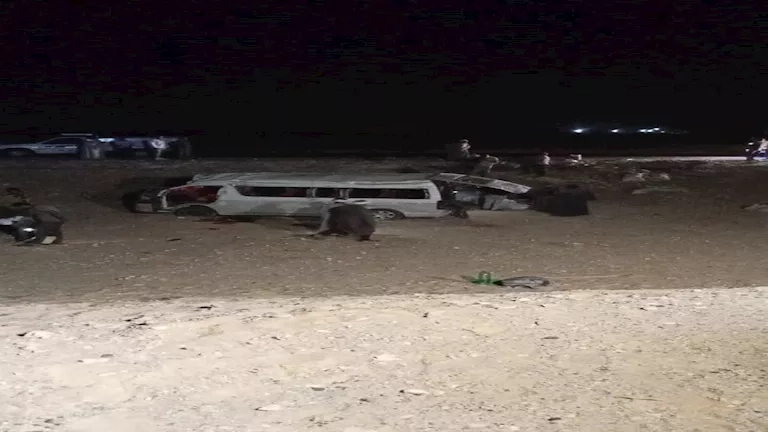7 مصابين في انقلاب ميكروباص بالقطامية