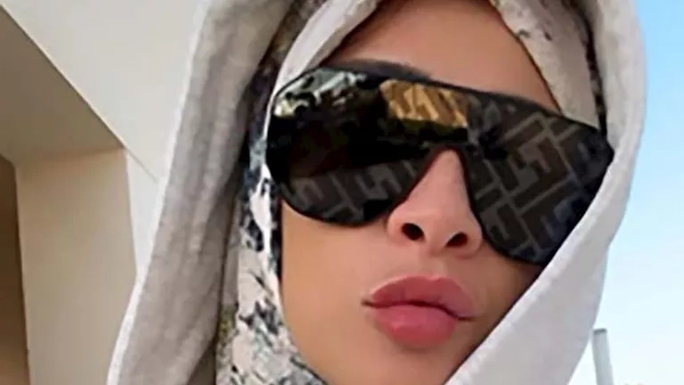 ياسمين عبدالعزيز وريهام عبدالغفور.. شاهد النجمات بالحجاب بعد صلاة العيد