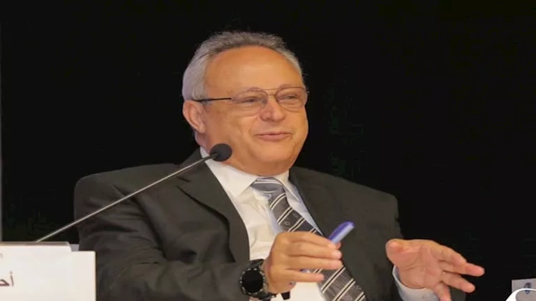 مكتبة الإسكندرية تحتفي بالمفكر المغربي محمد بن عيسى في معرضها الدولي للكتاب