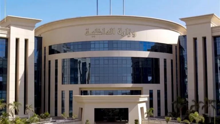 "غسيل أموال وحشيش وآيس".. 11 بلوجر خلف القضبان لتطهير التيك توك
