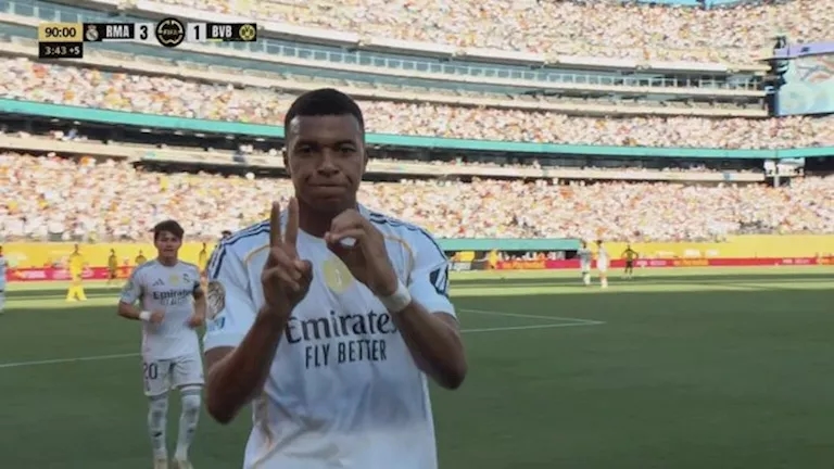 مبابي يهدي هدفه في مرمى دورتموند إلى جوتا