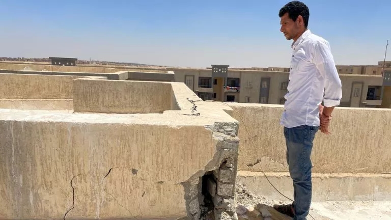 72 أسرة بمشروع للإسكان الاجتماعي يستغيثون: "شققنا مهددة بالسقوط"