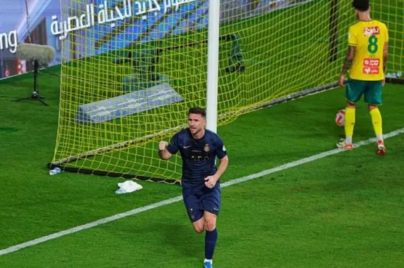 أقل 80% من راتبه مع النصر.. مارسيليا يقدم عرضًا لضم لابورت