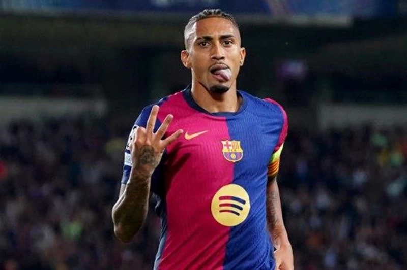 توهج رافينيا مفتاح برشلونة نحو تتويجه الوشيك بلقب الدوري الإسباني