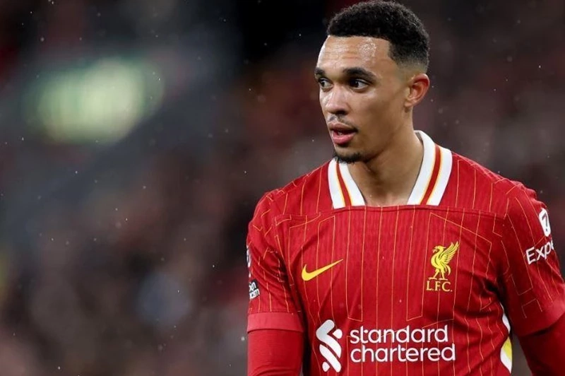 لسببين.. تقرير: أرنولد قد يفضل ليفربول عن ريال مدريد