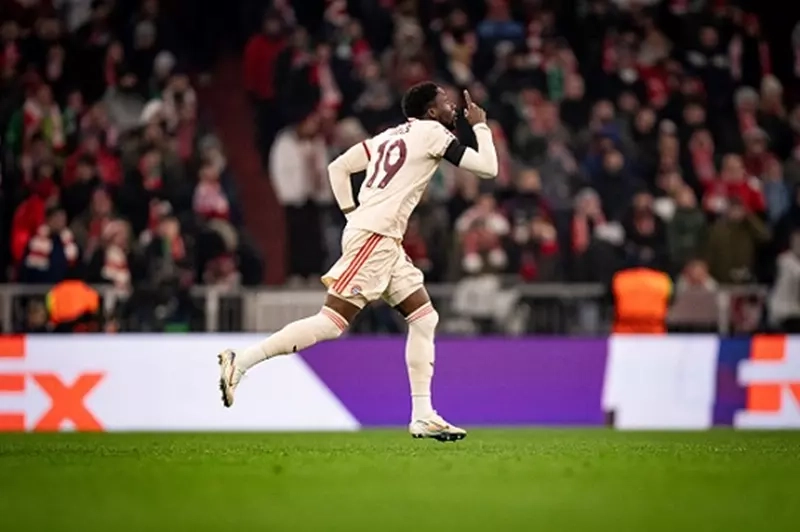 التردد يكلف الكثير.. ديفيز يمنح بايرن ميونخ التأهل لدور الـ16 (فيديو)