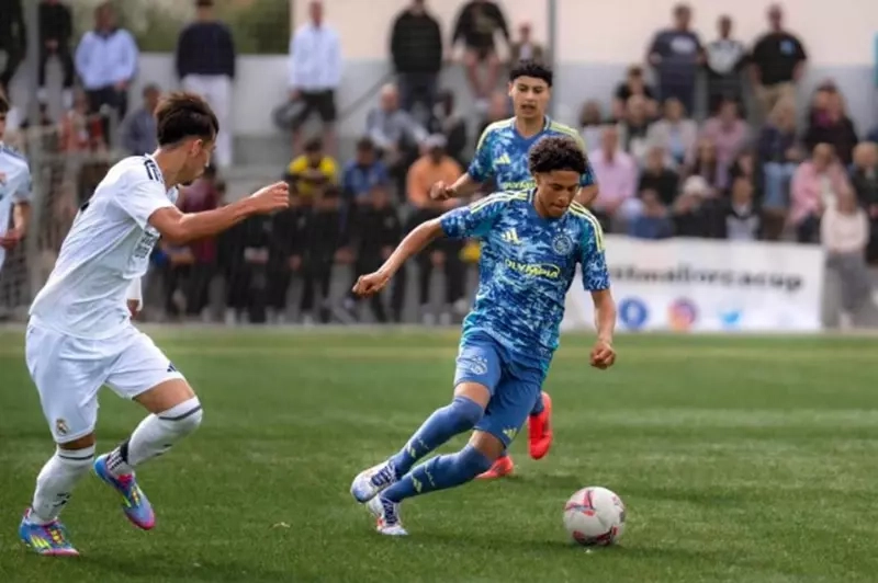 رضا بابكر يقود أياكس تحت 15 عامًا للتتويج بكأس شرق مايوركا