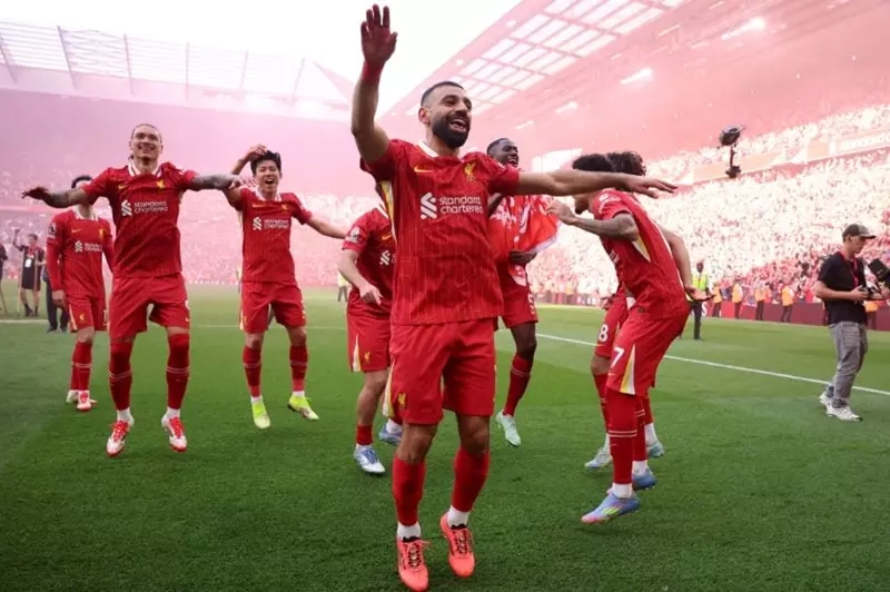 إليوت يكشف سر تتويج ليفربول بالدوري الإنجليزي