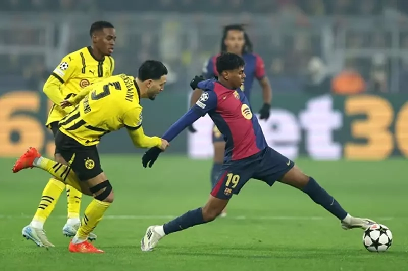 الفوز الأول.. بروسيا يبحث عن فك عقدته ضد برشلونة في دوري أبطال أوروبا