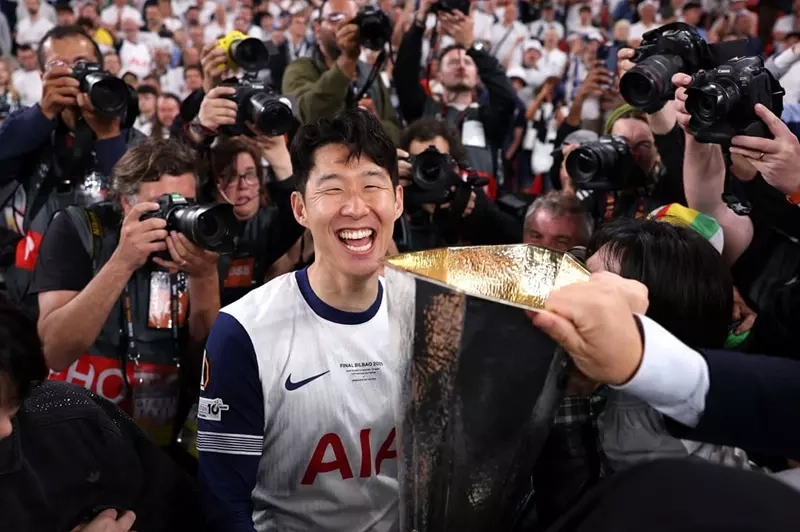 بعد 20 عامًا.. الدوري الأوروبي ينهي صيام سون عن البطولات (فيديو)