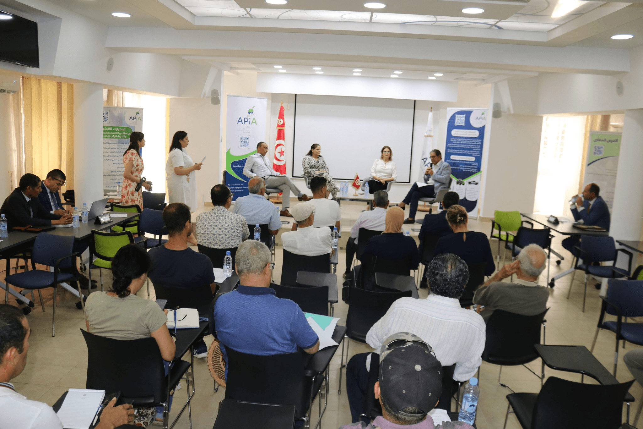أسبوع الأبواب المفتوحة : وكالة النهوض بالاستثمارات الفلاحية تصغي للتونسيين المقيمين بالخارج المهتمين بالاستثمار في الفلاحة