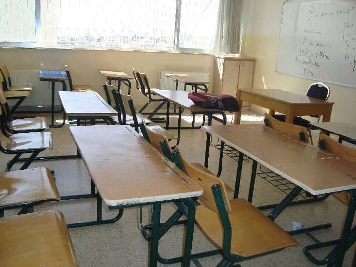جندوبة: صيانة عدد من المؤسسات التربوية واحداث قاعات لسنوات التحضيري
