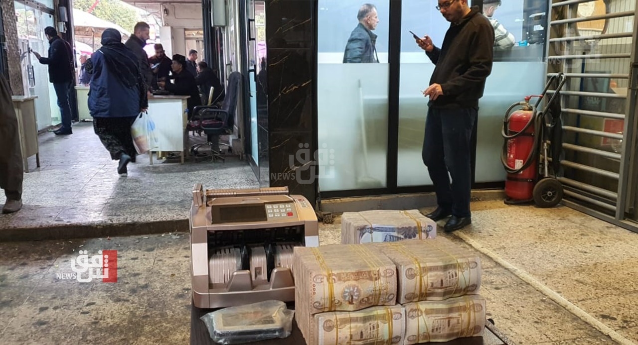 أسعار الدولار تعلق على استقرار في بغداد وأربيل