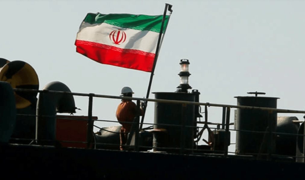 US considers global push to block Iranian oil shipments