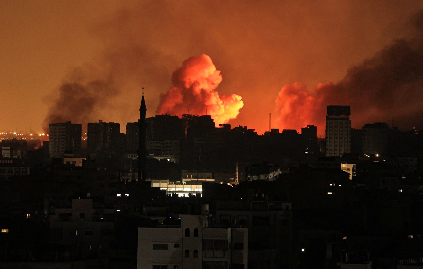 Gaza War: +100 killed in 24 hours as strikes escalate