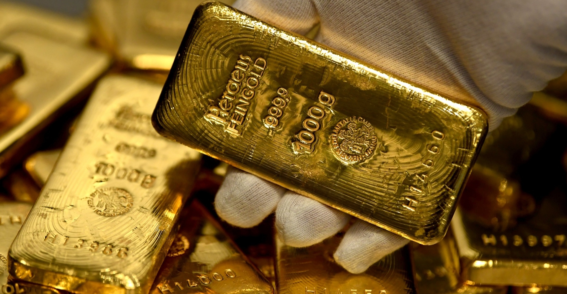 الذهب يتراجع مع انحسار مخاوف الحرب التجارية