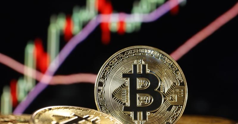 أسعار العملات المشفرة تواصل الانحدار و"بتكوين" تنخفض عند أدنى مستوى