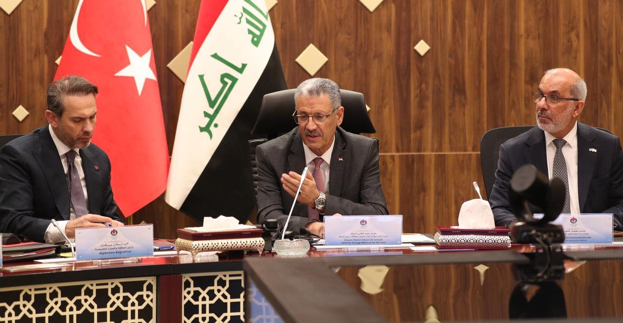 وزير الطاقة التركي يصل بغداد ويعقد مباحثات بشأن النفط والغاز