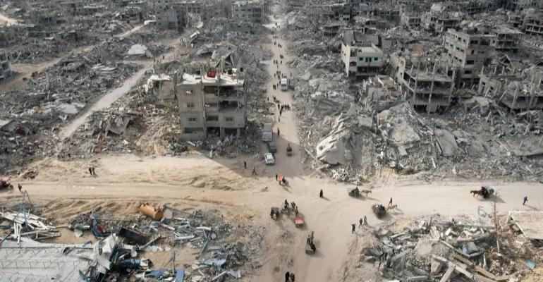 Israeli fire kills 30 Palestinians at Gaza aid center