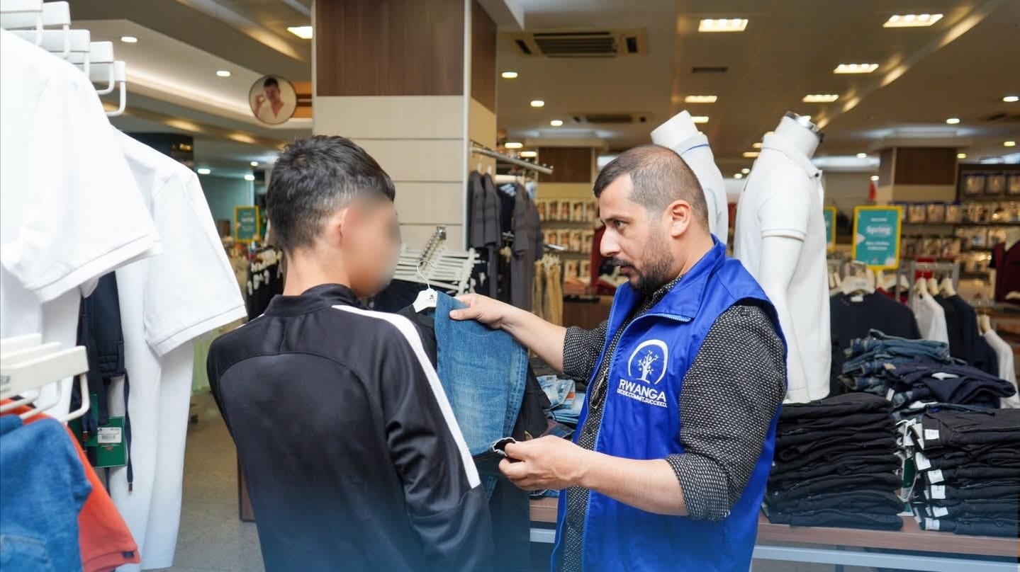 Rwanga delivers Eid gifts to children in Kurdistan