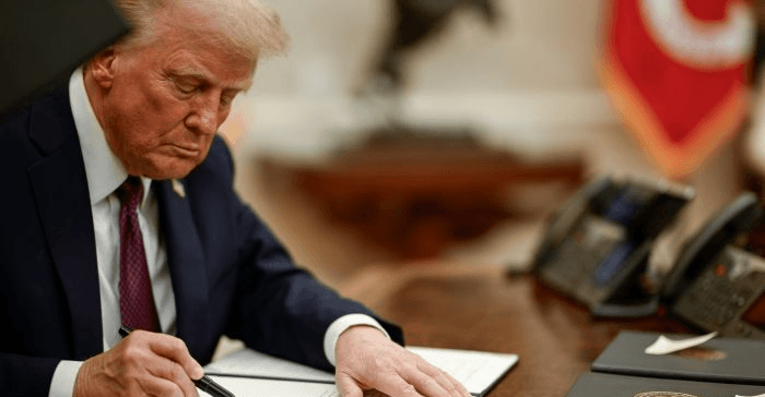 Trump's trade policy: 10% import tariff begins