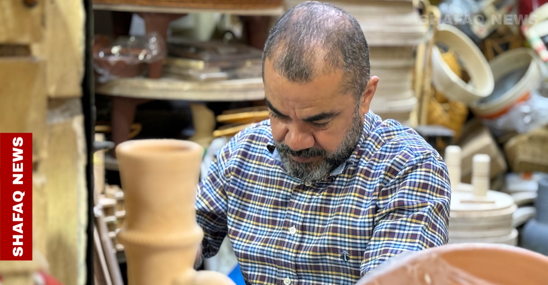 بين الأزقة العتيقة.. "سيد الخشب" يُبقي نبض المهنة حياً في أربيل (صور)