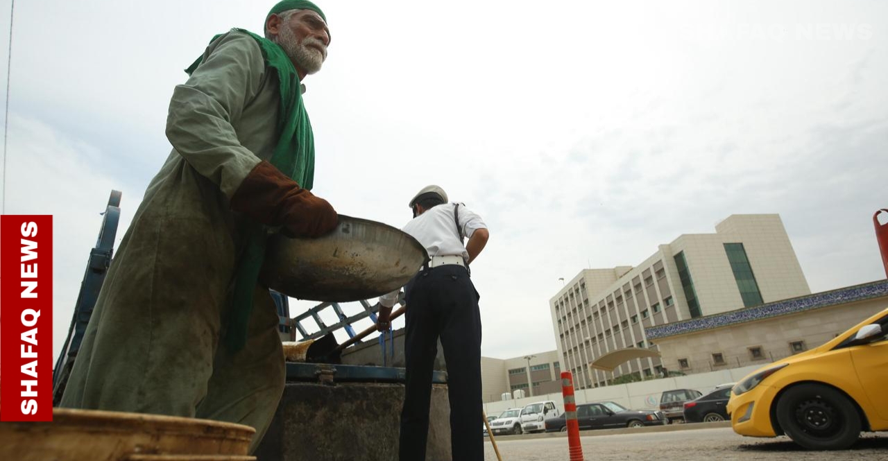 Iraq's unsung hero: 67-year-old fills potholes in Hilla for free