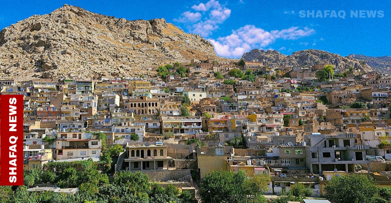 Visit Kurdistan: Akre's rooftops lit by history and flame
