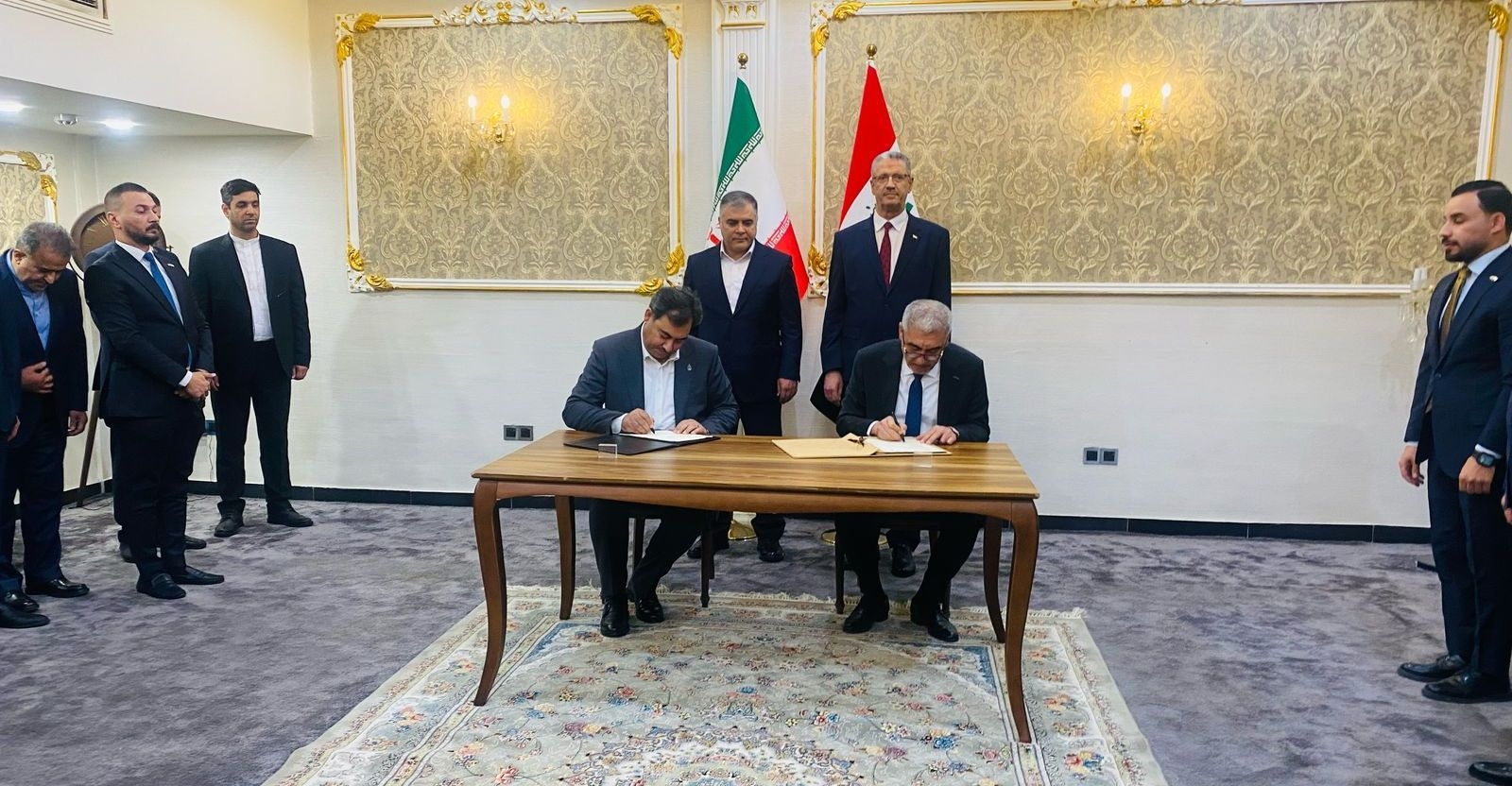 Iraq, Iran ink oil cooperation deals