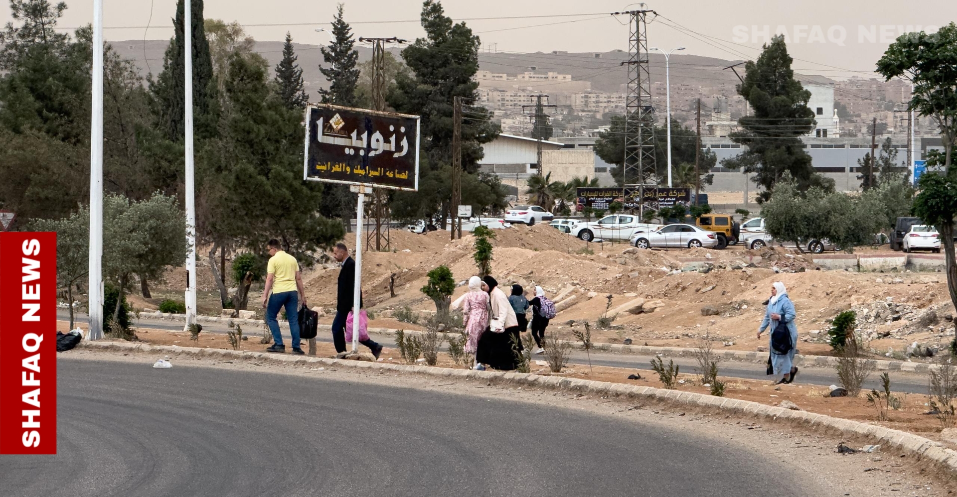 رغم التهدئة.. المدنيون مستمرون بالنزوح من صحنايا وجرمانا بريف دمشق (صور)