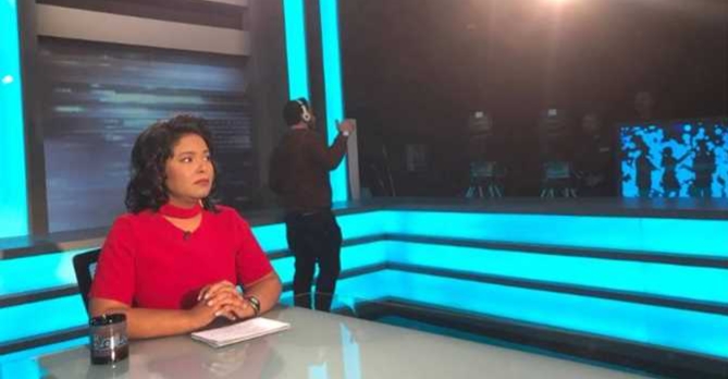 بعد 44 عاماً من الفراق.. إعلامية عربية شهيرة تجد عائلتها خلال بث مباشر