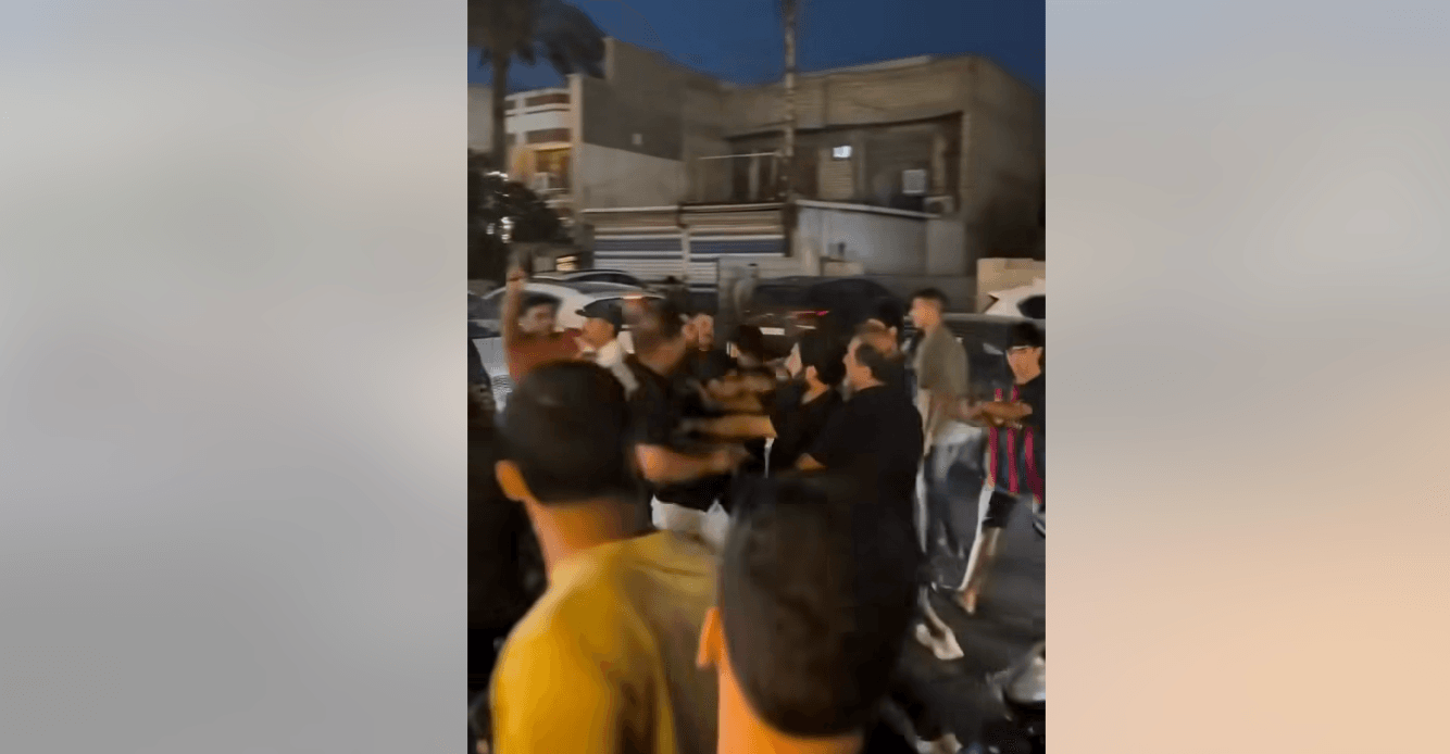 الكلاسيكو يشعل الشارع.. شجار وإصابات بين مشجعي البرشا والريال في مدن عراقية