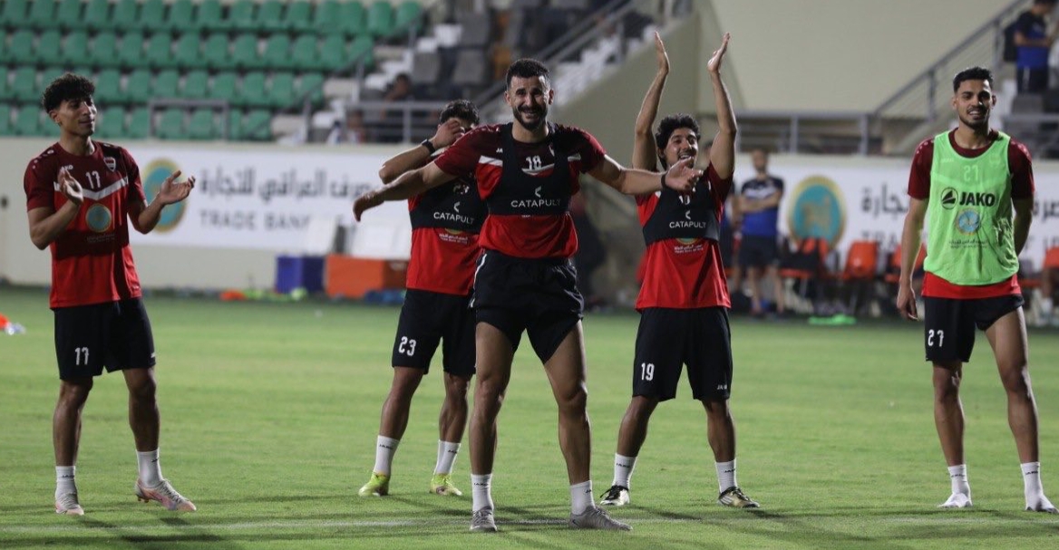 انطلاق أول وحدة تدريبية لـ"أسود الرافدين" بقيادة أرنولد في البصرة (صور)
