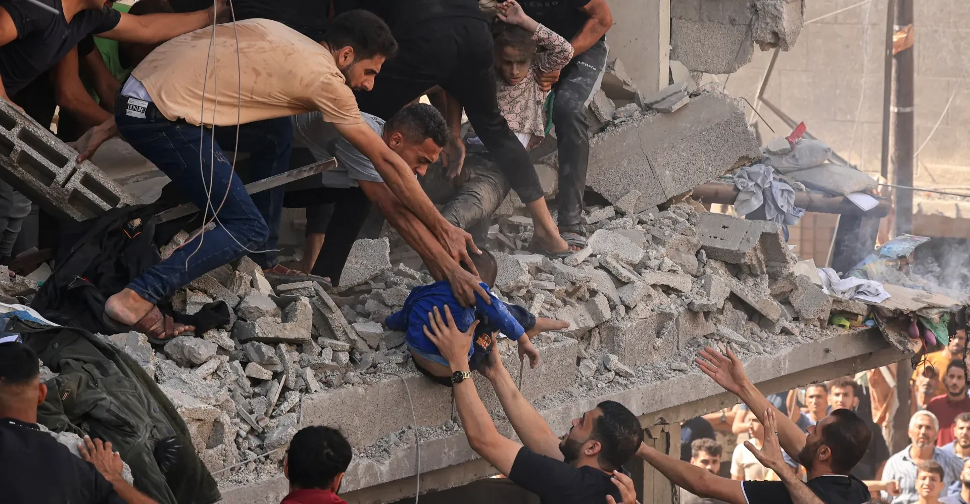 Israel killed +15 Palestinians, lost two soldiers in Gaza
