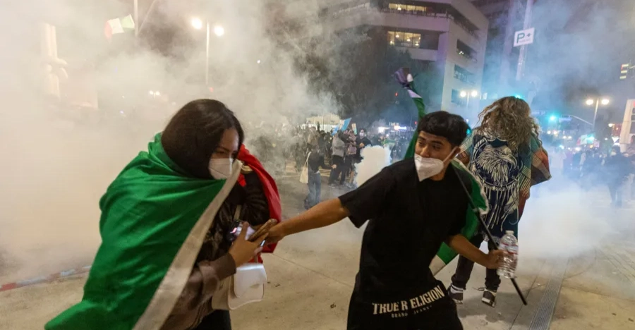 ترامب واصفاً متظاهري لوس أنجلوس بـ "الغزاة": لا نعلم من يدفع لهم الأجر