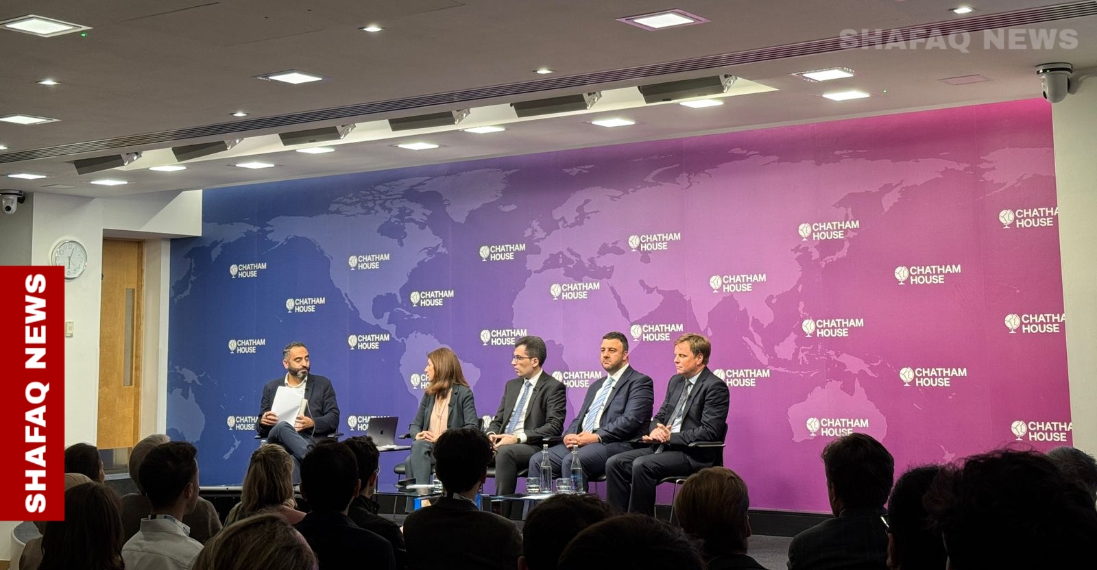 Iraq caught between US-Iran axis: Experts debate Baghdad's fate