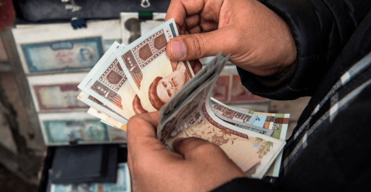 انتعاش العملة الإيرانية مع بدء سريان وقف إطلاق النار