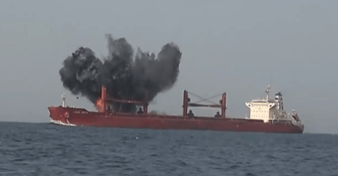 الحوثيون ينشرون تسجيلاً مصوراً لعملية إغراق "ماجيك سيز" (فيديو)