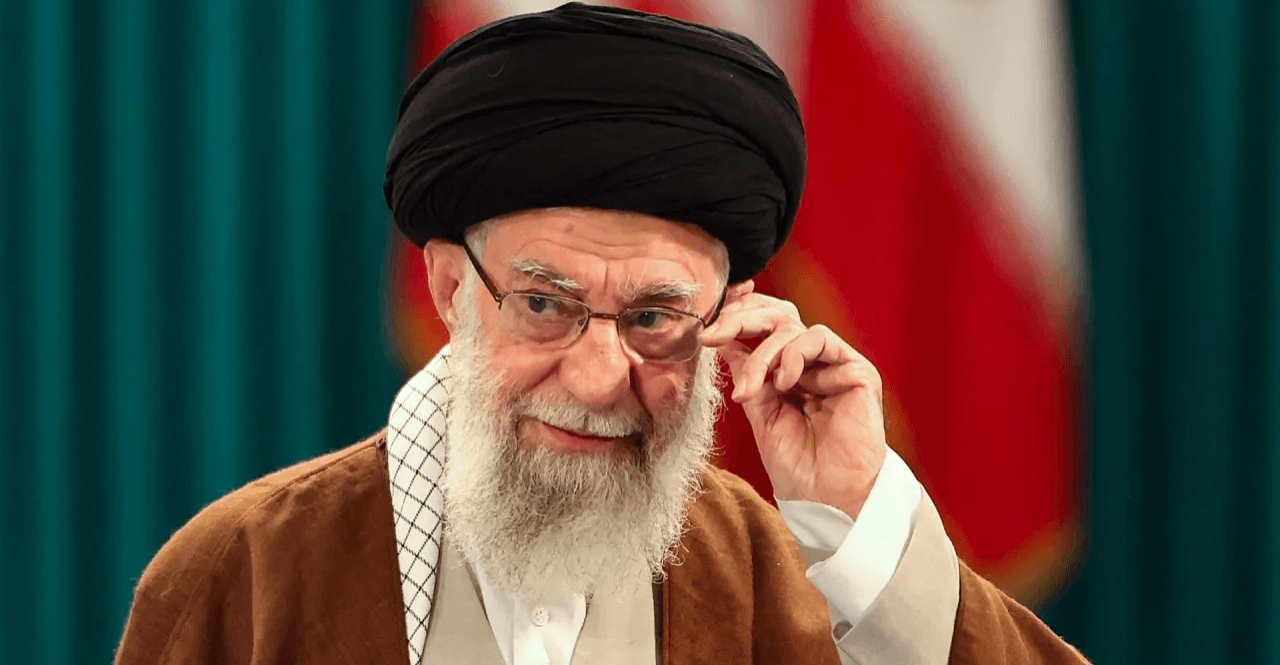 خامنئي يرد على تهديدات ترامب: مطالبكم ذريعة للحرب
