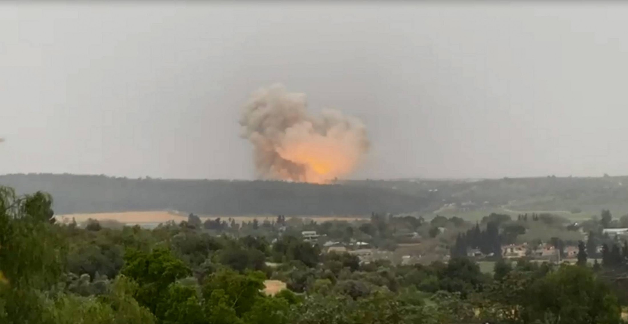 Turkiye destroys smuggling tunnel in Syria