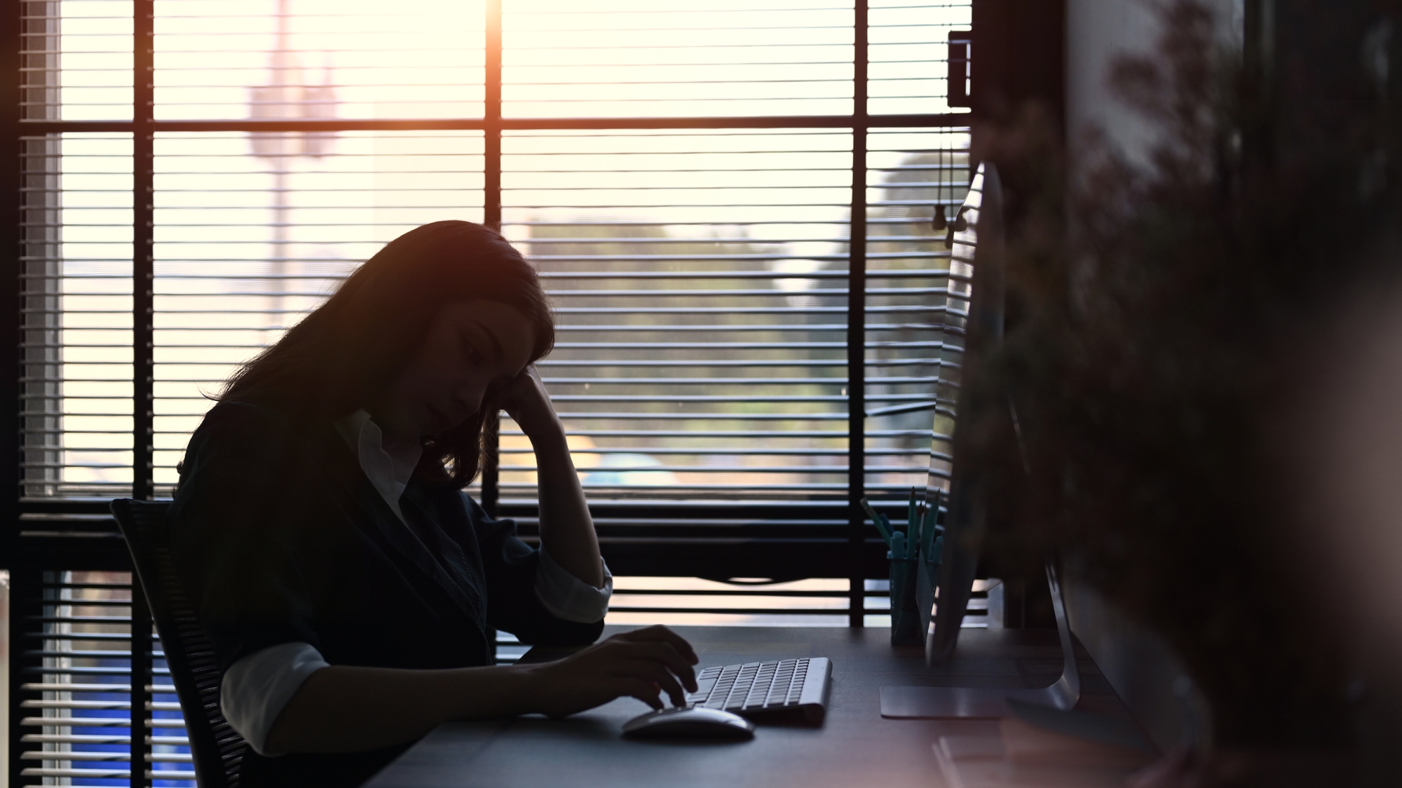 7K/month is still not ‘good enough' — 28 y/o Malaysian woman laments because her parents keep forcing her to work in Singapore to earn more