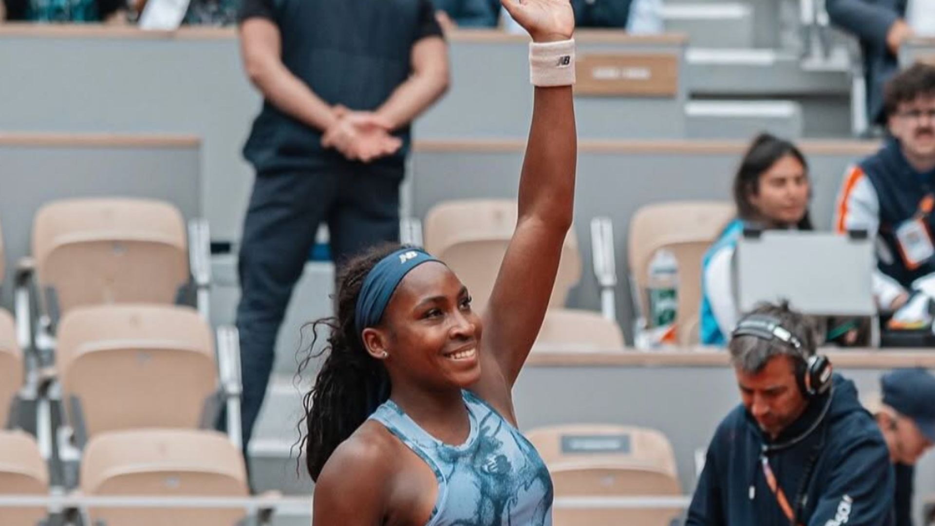 Coco Gauff wins first-round match at the French Open despite forgetting her rackets