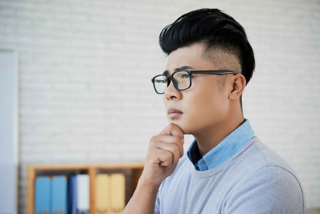 Fresh grad says he fell into the comparison trap after learning 'finance folks are pulling S$13k/month straight out of uni'