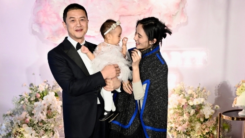 Li Yapeng gives up his kindergarten while his wife and daughter move out of their villa to cut costs