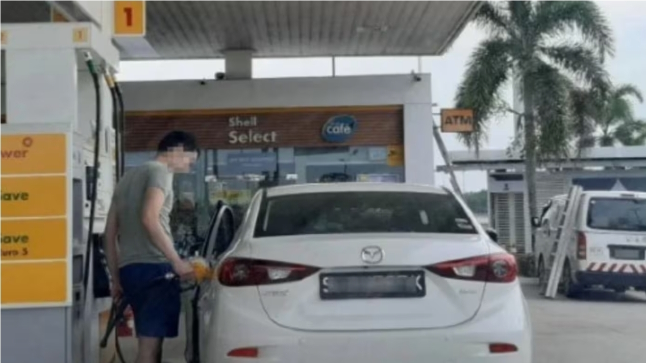 Yet another Singapore driver caught illegally pumping cheap petrol in JB