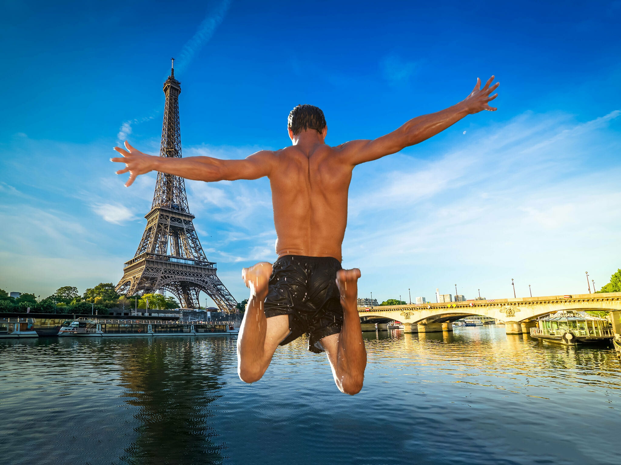 It‘s official: you can finally swim in the River Seine in Paris
