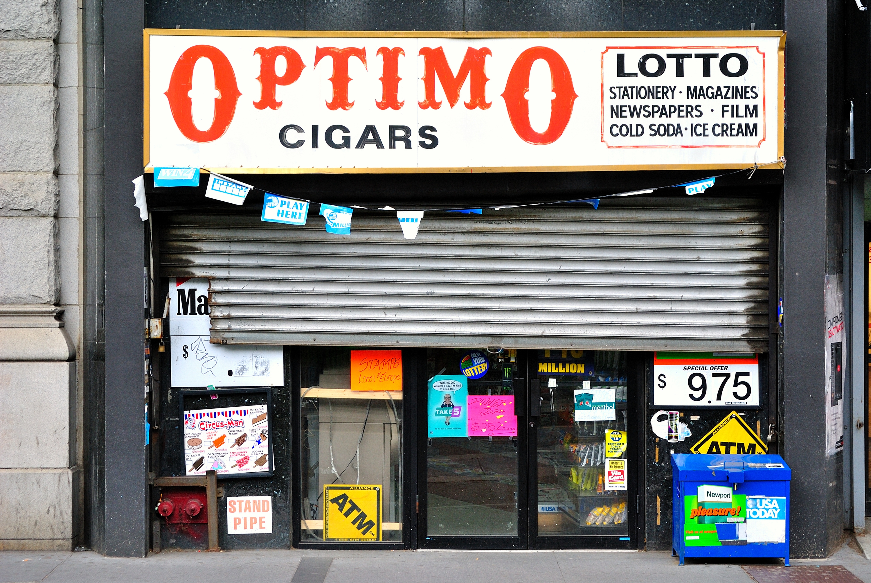 New York is giving out panic buttons to 500 bodegas
