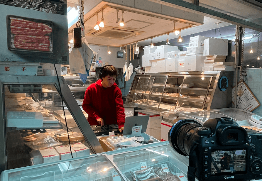 Tokyo-based online broadcaster brings DJs into fish shops and classic cafés